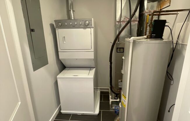 2 beds, 1 bath, 802 sqft, $1,695, Unit Unit 14