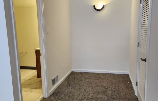 2 beds, 2 baths, 1,180 sqft, $1,965, Unit WI170H4