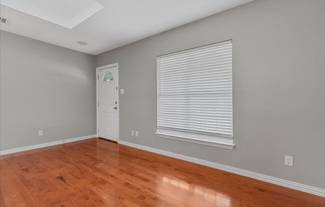 Beautifully Renovated 2 Bed 2 Bath - North Stonewall Terrace Subdivision!!! MUST SEE!!!