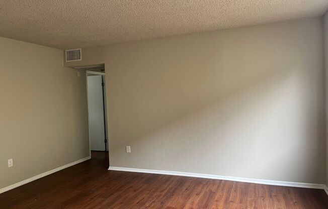 735 E. PALMER AVE.