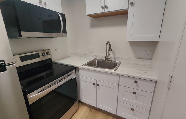 1 bed, 1 bath, 850 sqft, $1,150, Unit 266 E 100 N