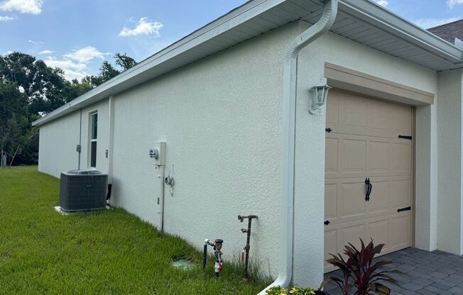 Deposit-Free! Modern, energy efficient home with ALL of the upgrades! Punta Gorda, FL