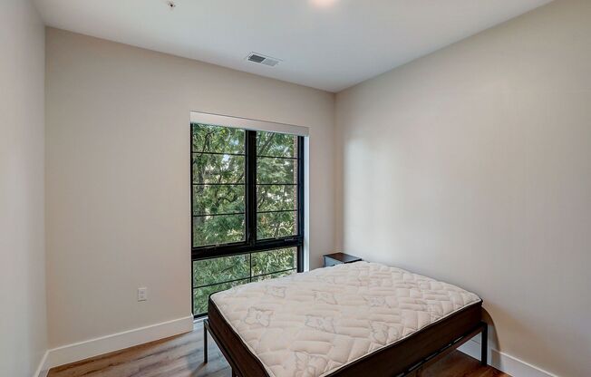 1 bed, 1 bath, 120 sqft, $1,225