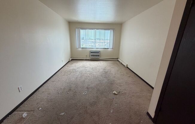 1674 Shawano Ave