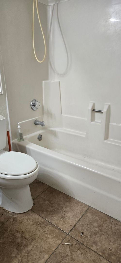 2 beds, 2 baths, $1,295, Unit # 167