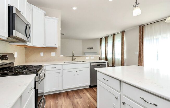 4 beds, 2.5 baths, $2,795