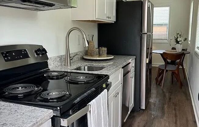 1 bed, 1 bath, 575 sqft, $1,225, Unit E