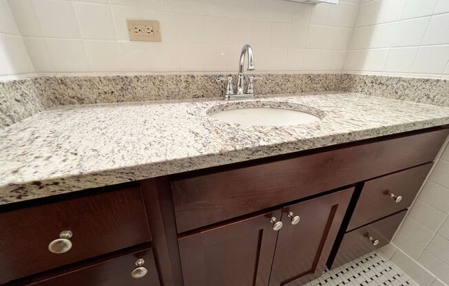 Studio, 1 bath, 400 sqft, $1,585, Unit 620-104