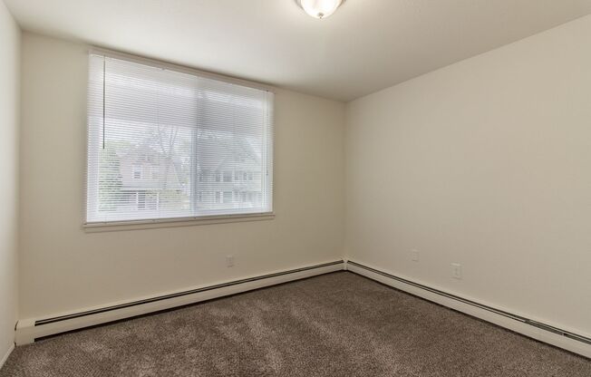 2 beds, 1.5 baths, 650 sqft, $1,375, Unit 210