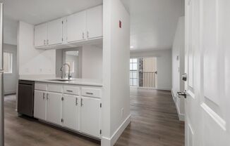 2 beds, 1 bath, 950 sqft, $1,925, Unit UNIT 2B
