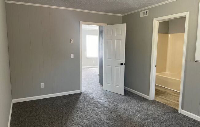 1 bed, 1 bath, 700 sqft, $700, Unit APRT 2