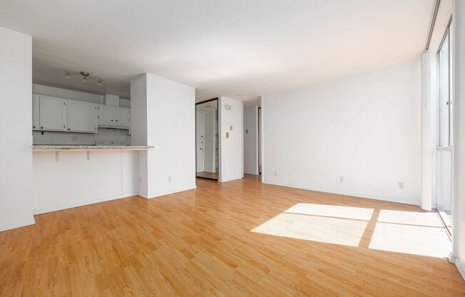 Pacific Isles - Point Loma Renovated Condo- Gated Community, Some Utilities Included, Parking, and ALL the Amenities!!