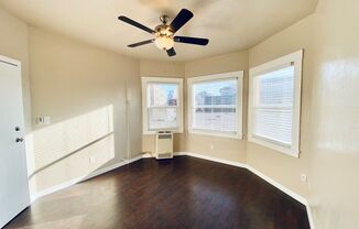 Studio, 1 bath, 375 sqft, $1,395, Unit 4