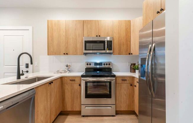 Brand-New Pet-Friendly Modern Elevator Building with Laundry In-Unit, Roof Deck.