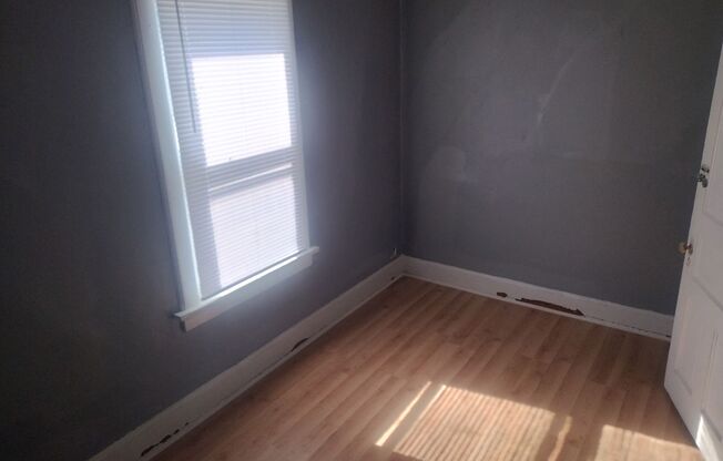2 Bedroom Upper