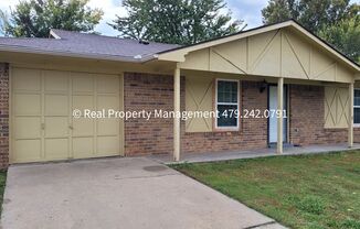 RENT READY! - Very Cute 3 Bedroom 2 Bathroom Home