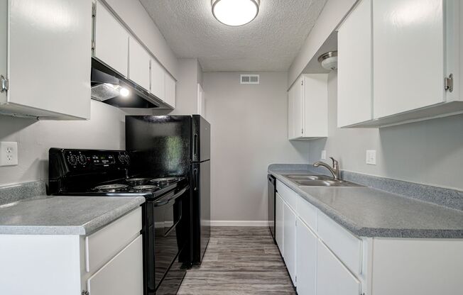 2 beds, 1 bath, 820 sqft, $825, Unit 122