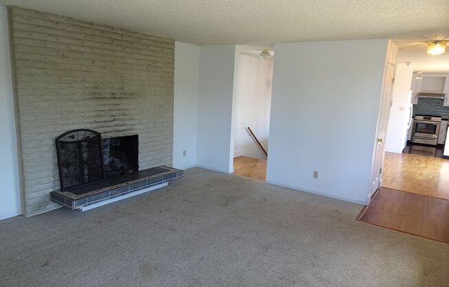 3 beds, 2 baths, $2,900