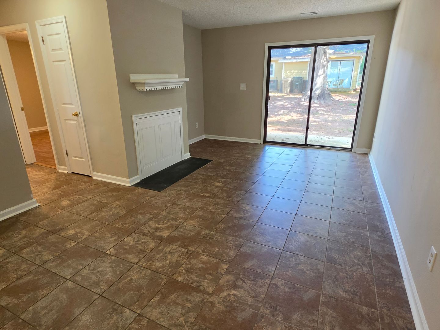 Clean 2BR/2BA Townhome in Garner Near White Oak & I-40
