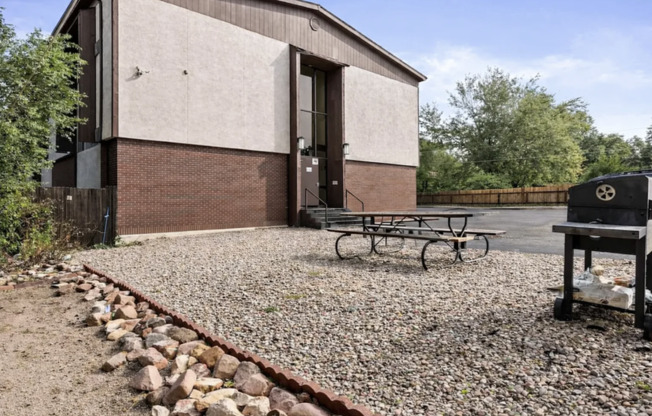 3611 E San Miguel St.