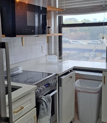 1 bed, 1 bath, 725 sqft, $3,000, Unit 44
