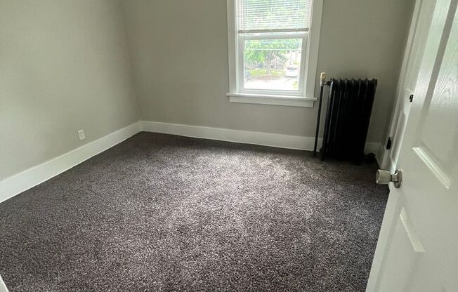 1 bed, 1 bath, $800, Unit #4