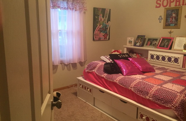 3 bed 2 bath off Scenic Drive - AVAILABLE JUNE 2025