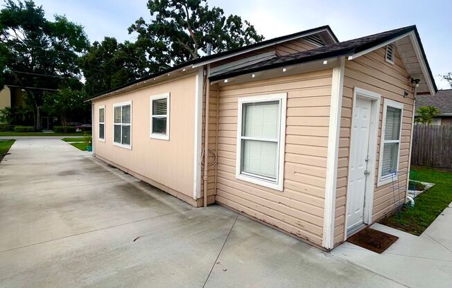 2 beds, 1 bath, $1,795