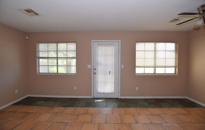 Beautiful 3 Bedroom & 2 1/2 Bath Condo.