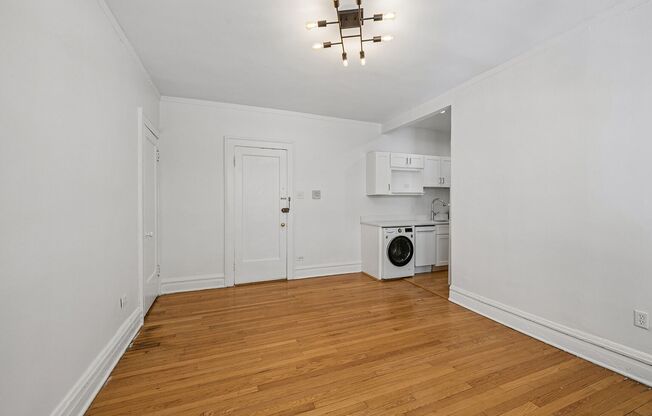1 bed, 1 bath, 725 sqft, $2,097, Unit 1B