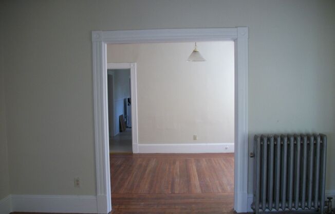 11-15 Hollywood St
