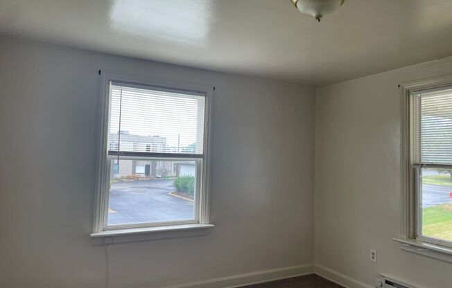 Studio, 1 bath, 700 sqft, $825, Unit A5