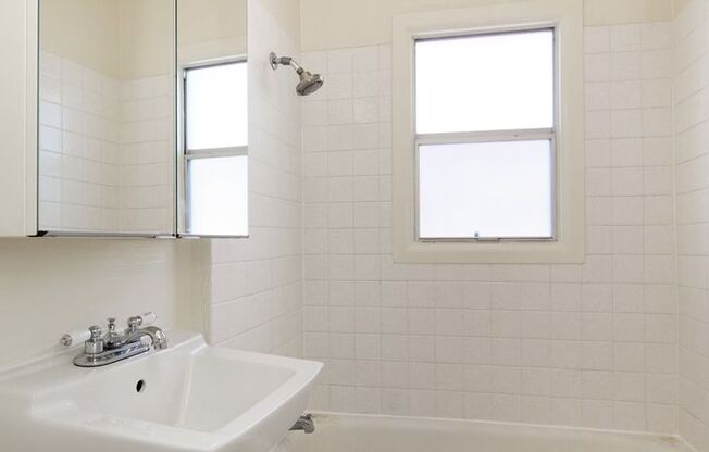 1 bed, 1 bath, $2,500, Unit 232