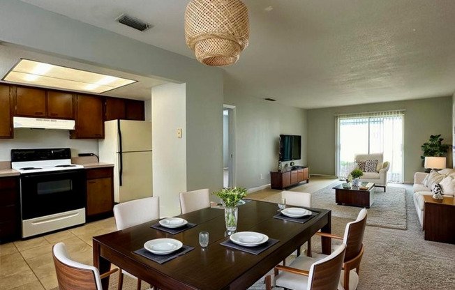 Location , Location this one  bedroom one bath  apartment close to shopping and dinning