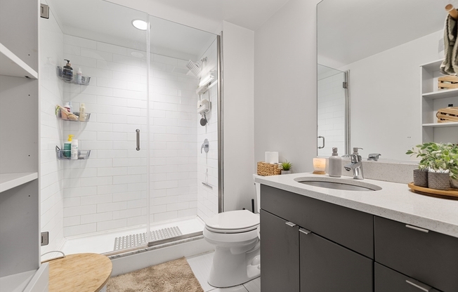 1 bed, 1 bath, 976 sqft, $3,400, Unit 512
