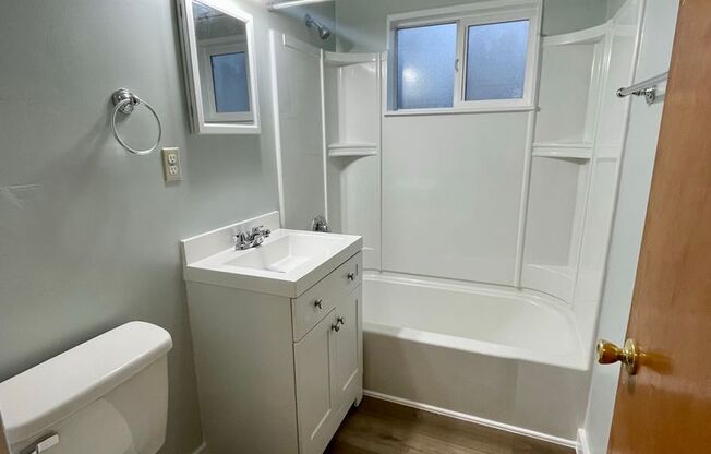 2 beds, 1 bath, $1,495