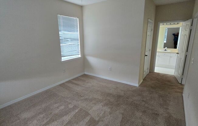 2 beds, 2 baths, $1,600