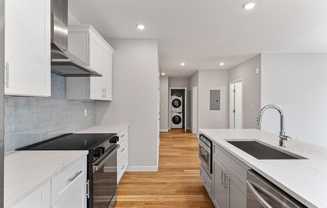 267 OLD COLONY AVE