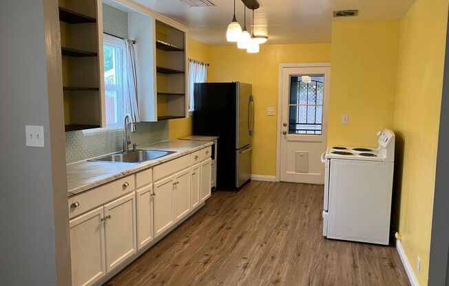 1826 Uccello Ave., Modesto, CA 95354