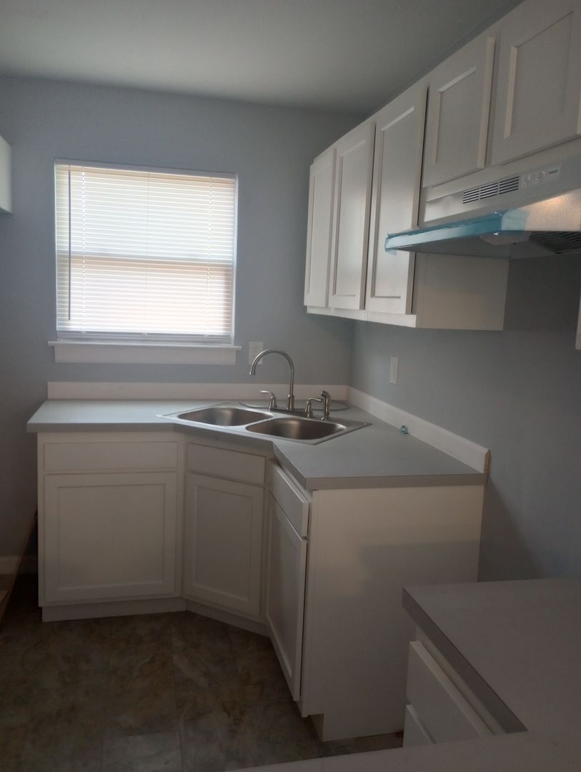 Beautiful  Remodeled Spacious 3-Bedroom House in the Russell Neighborhood