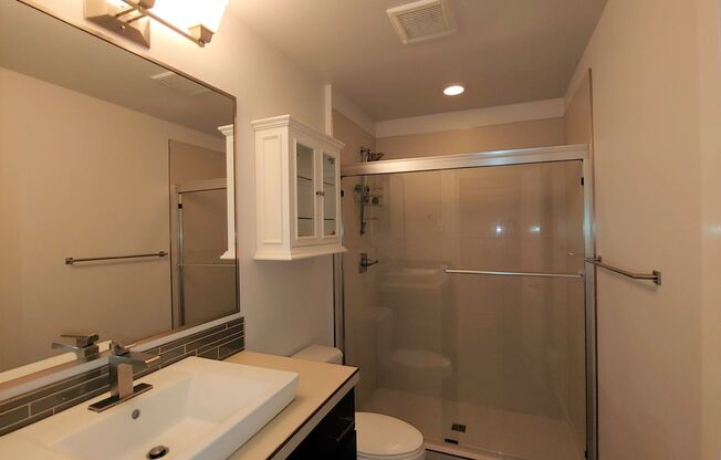 Contemporary Home in Bryant for Rent!