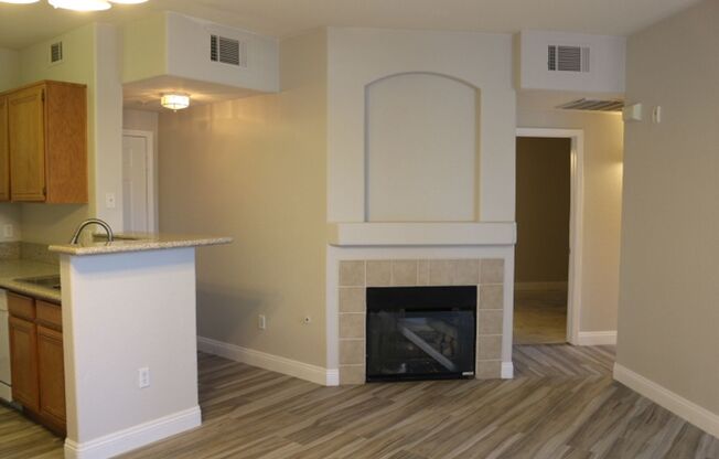 2 beds, 2 baths, $1,495, Unit Bldg. 7 -Clark County-