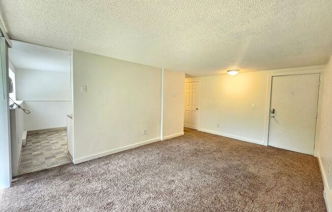 2 beds, 1 bath, 594 sqft, $1,095, Unit 22