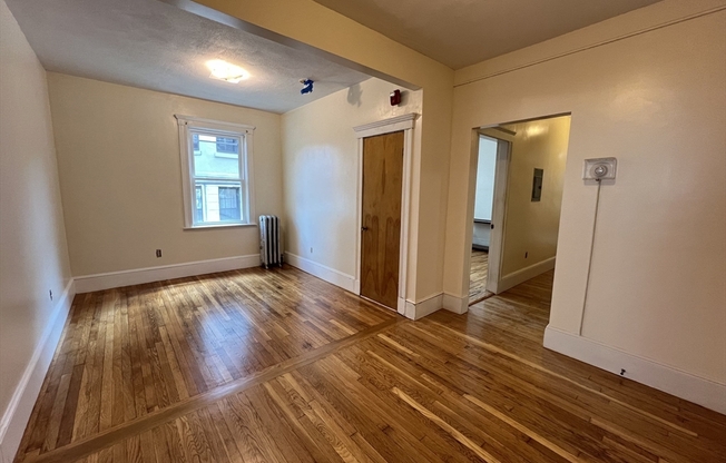 3 beds, 1.5 baths, 99 sqft, $4,200, Unit 1