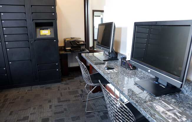 24 HR Package Room and Business Center at Bristol Station, Illinois, 60563