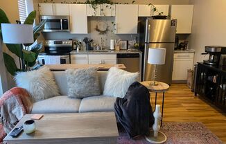 1324 E Carson Street