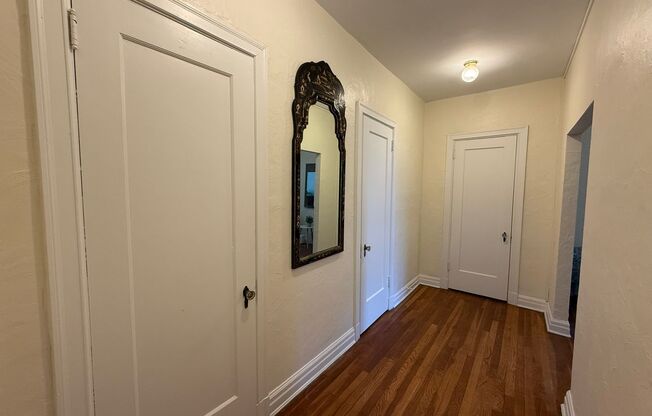 2 beds, 2 baths, 1,303 sqft, $3,000, Unit New King Edward  402