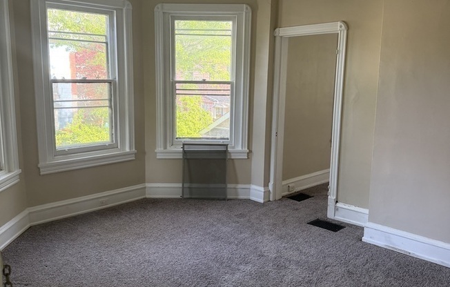 48 W LACROSSE AVE