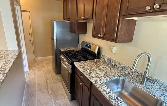 2 beds, 1 bath, 753 sqft, $1,409, Unit 208