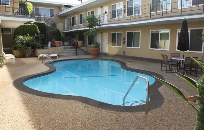 2 beds, 2 baths, $2,650, Unit 17